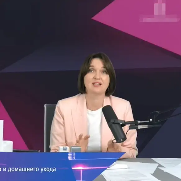 Esperti russi - Applicazione combinata con la linea cosmeceutica ZQ -II con apparecchiatura fotoelettrica